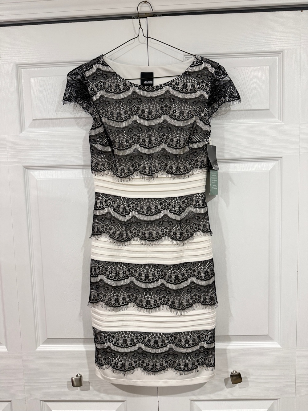 NWT Melrose Black Ivory Lace Sheath Bodycon Dress Size 8